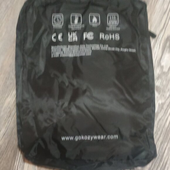 Heated Vest with Faux Fleece and 10000mAh Power Bank - Picture 7 of 8